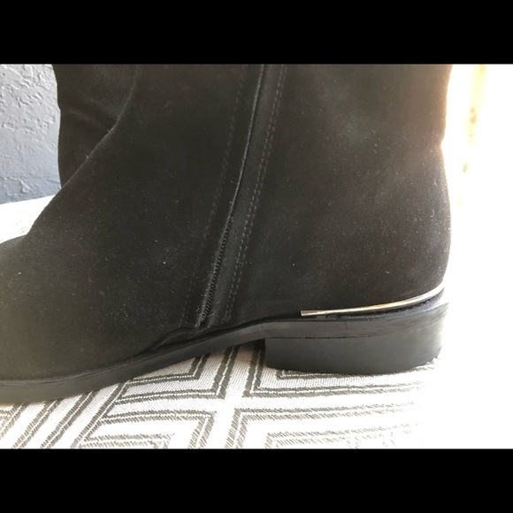 Mens Steve Madden suede boots. - Picture 3 of 6